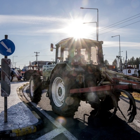 Κλειδώνει η συνάντηση Μητσοτάκη με τους «σκληρούς» των μπλόκων – Οι όροι της κυβέρνησης και η πιθανή ημερομηνία