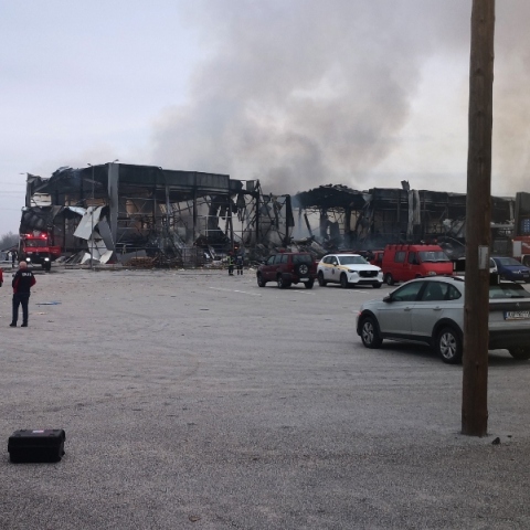 φωτιά στο εργοστάσιο της Βιολάντα στα Τρίκαλα