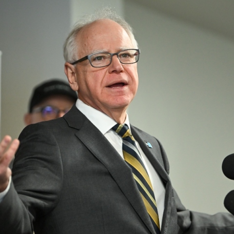 Ο κυβερνήτης της Μινεσότα, Τιμ Γουόλς