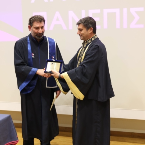 Ο Γιάννης Οικονομίδης