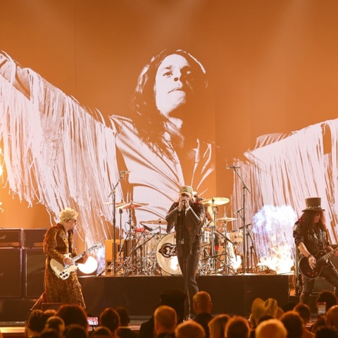 Θρύλοι της ροκ τίμησαν τη μνήμη του Όζι Όσμπορν στη σκηνή των Grammy 2026