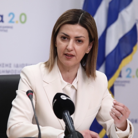η αναπληρώτρια υπουργός Υγείας Ειρήνη Αγαπηδάκη
