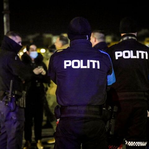 Αστυνομικοί και λιμενικοί στο λιμάνι της Χίου