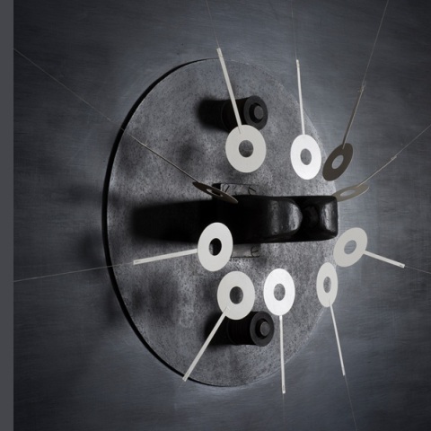 Takis, «Ταλάντωση της θάλασσας» (λεπτομέρεια), 1979 © Takis Foundation