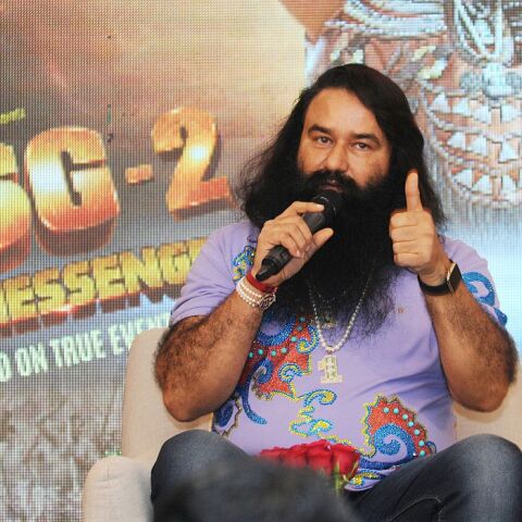 Ινδία: Οργή για τον γκουρού που βγαίνει εκτός φυλακής για 15η φορά παρά τις καταδίκες βιασμού