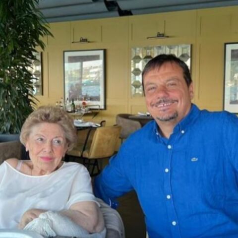 Το συγκινητικό μήνυμα του Εργκίν Αταμάν για τον θάνατο της μητέρας του