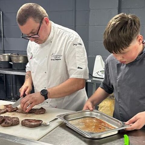 ΗΠΑ: 14χρονος απειλείται με δίωξη για βοήθεια στην οικογενειακή καντίνα