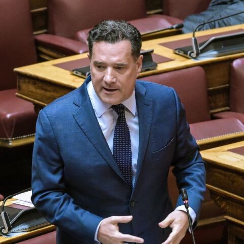 Ο Γεωργιάδης απαντά στην Κωνσταντοπούλου: «Πήγε με robe de chambre στο ΑΤ για να μου κάνει μήνυση και έγινε ρεζίλι»