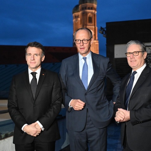 Μερτς και Μακρόν θέτουν επί τάπητος την ευρωπαϊκή πυρηνική αποτροπή