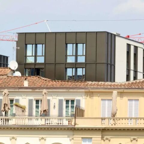 Ο «Μαύρος Κύβος» που δίχασε τη Φλωρεντία: Έρευνα για το πολυτελές συγκρότημα μέσα σε μνημείο UNESCO