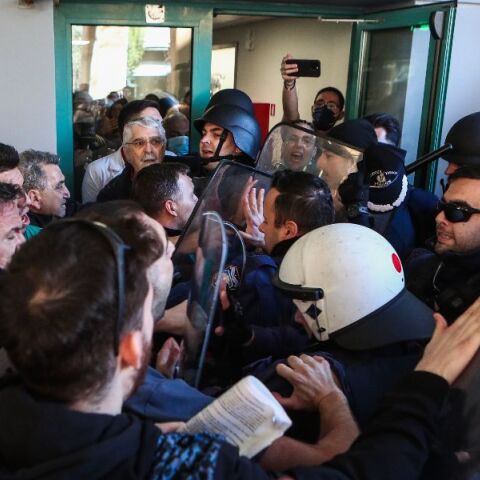 Δημογλίδου για τα επεισόδια στο Νοσοκομείο Νίκαιας: Κάποιοι ήθελαν να δουν εικόνες να ανοίγουν το κεφάλι του υπουργού;