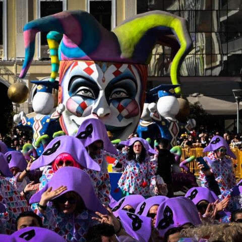 Άρμα στη μεγάλη παρέλαση στο Πατρινό Καρναβάλι