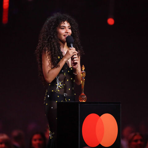 Η Ολίβια Ντιν σάρωσε στα BRIT Awards