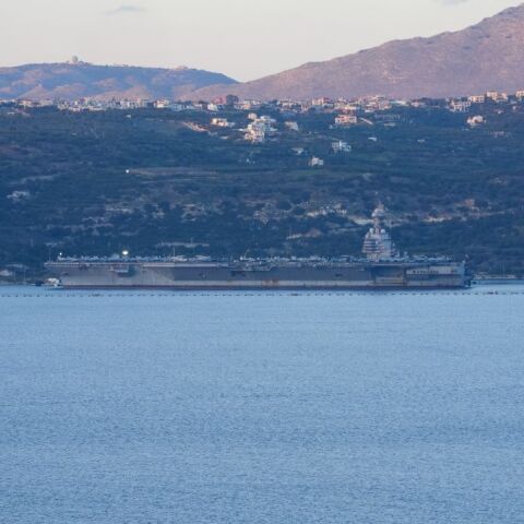 O κόλπος της Σούδας με το Αεροπλανοφόρο Gerald S. Ford