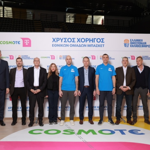 (από αριστερά) Δήμος Ντικούδης, Δημήτρης Μιχαλάκης, Ευάγγελος Λιόλιος, Λιάνα Μόσχου, Βασίλης Σπανούλης,  Κώστας Νεμπής, Νίκος Ζήσης,  Παναγιώτης Γαβριηλίδης, Κωστής Ζομπανάκης, Κωνσταντίνος Σβερκούνος