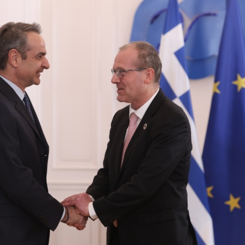 Συνάντηση Μητσοτάκη με τον περιφερειακό διευθυντή Ευρώπης του Παγκόσμιου Οργανισμού Υγείας 