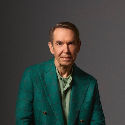 Jeff Koons © Courtesy thJeff Koons © Courtesy the artiste artist