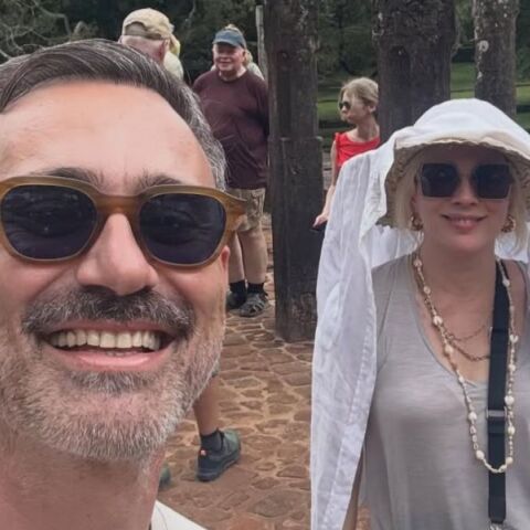 H Σμαράγδα Καρύδη και o Γιώργος Καπουτζίδης επέστρεψαν από το Ομάν με την πτήση επαναπατρισμού