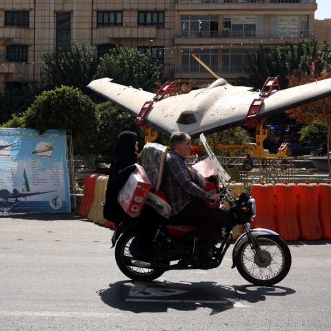 Ρέπλικα Shahed σε δρόμο της Τεχεράνης