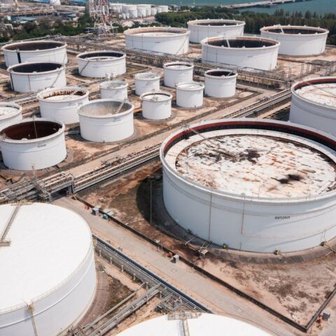 Δεξαμενές αποθήκευσης αργού πετρελαίου