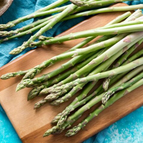 Εστιατόριο στη Βαυαρία σερβίρει ελληνικά σπαράγγια και διχάζει τους πελάτες