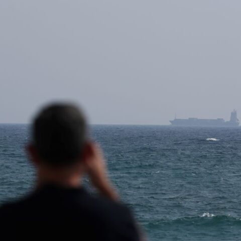 Πλοίο στα Στενά του Ορμούζ