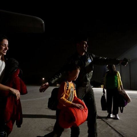 Επαναπατρισμός Ελλήνων από τη Μέση Ανατολή, στο στρατιωτικό αεροδρόμιο τις προηγούμενες ημέρες