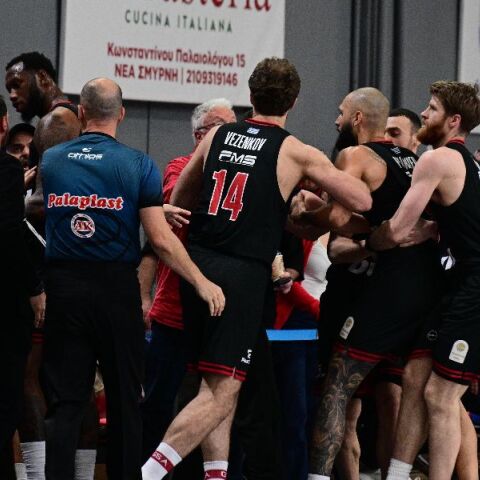 Ο Φουρνιέ είχε φραστικό επεισόδιο με οπαδό του Πανιωνίου - Αποβλήθηκε ο γκαρντ του Ολυμπιακού