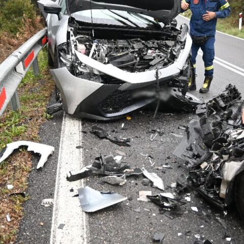 Σοκαριστικό τροχαίο στην Αργολίδα: Μετωπική σύγκρουση δύο ΙΧ, στο νοσοκομείο ο ένας οδηγός