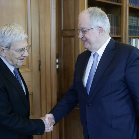 Ο Κωνσταντίνος Τασούλας υποδέχθηκε τον Τάσο Γιαννίτση στο Προεδρικό Μέγαρο