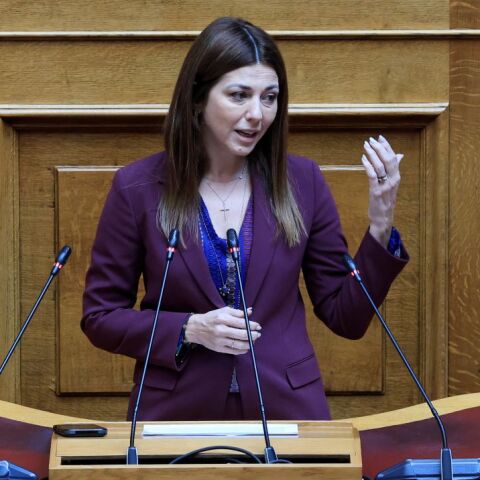 H Σοφία Ζαχαράκη στη συζήτηση για την ΑΣΠΤ στη Βουλή