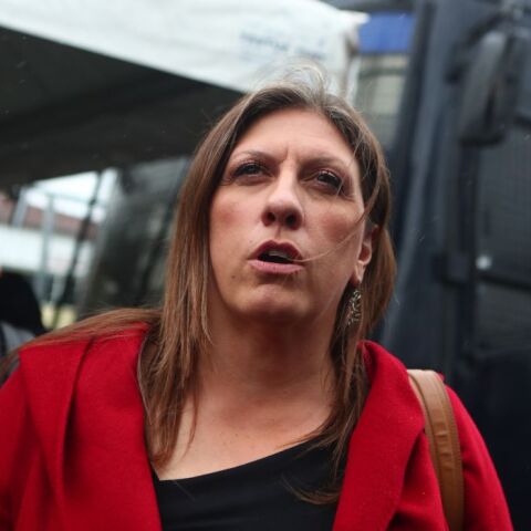 Ζωή Κωνσταντοπούλου: Παράνομες βιντεοσκοπήσεις και bullying κατά πάντων στη δική για τα Τέμπη