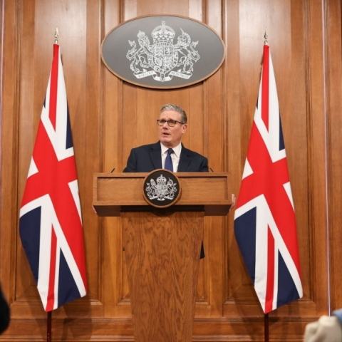 Κερ Στάρμερ: Αυτός δεν είναι δικός μας πόλεμος. Δεν θα εμπλακούμε