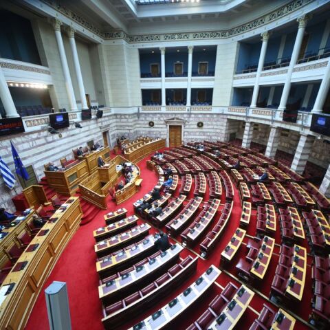 H Ολομέλεια της Βουλής, στο βήμα ο Κωστής Χατζηδάκης