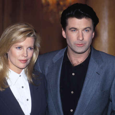 Κιμ Μπέισινγκερ προς Άλεκ Μπάλντουιν: «Χρόνια πολλά» μετά από χρόνια σιωπής