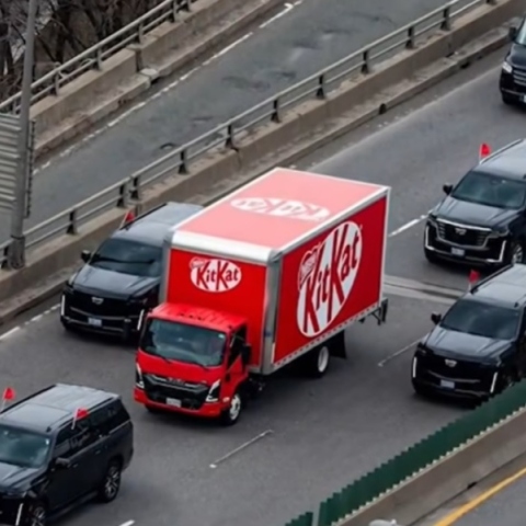 Φορτηγό της KitKat εμφανίστηκε με VIP συνοδεία μετά την κλοπή 12 τόνων σοκολάτας
