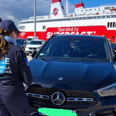 ΑΑΔΕ: Δεσμεύτηκαν 229 πολυτελή ΙΧ με ξένες πινακίδες	 αξίας άνω των 10 εκατομμυρίων