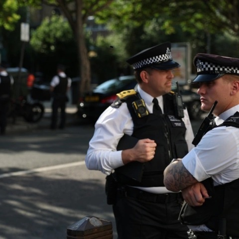 Βρετανία: Τρεις συλλήψεις για απόπειρα εμπρησμού σε ιρανόφωνο τηλεοπτικό σταθμό	