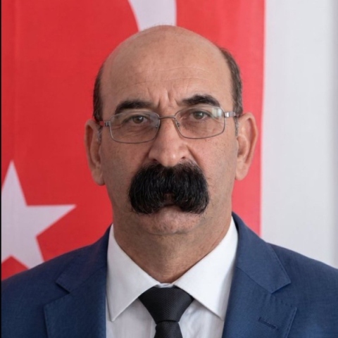 Viral Τούρκος πολιτικός με το πιο παχύ μουστάκι που έχετε δει