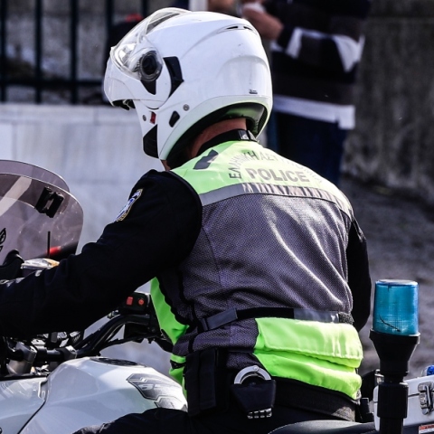 Συνελήφθη 12χρονος που λήστεψε πεζό με την απειλή μαχαιριού στην Πάτρα