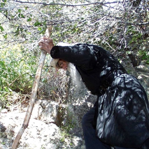 Βόλος: Τραυματισμένος μοναχός εντοπίστηκε σε μονοπάτι από πεζοπόρους οι οποίοι ειδοποίησαν το 112