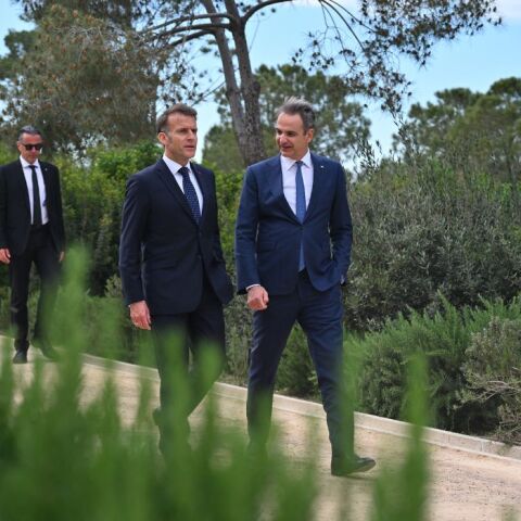 ΕΠΙΣΚΕΨΗ ΤΟΥ ΠΡΩΘΥΠΟΥΡΓΟΎ ΚΥΡΙΑΚΟΥ ΜΗΤΣΟΤΑΚΗ ΚΑΙ ΤΟΥ ΠΡΟΕΔΡΟΥ ΤΗΣ ΓΑΛΛΙΑΣ EMMANUEL MACRON ΣΤΗΝ ΕΚΘΕΣΗ "ΑΝΑΖΗΤΩΝΤΑΣ ΤΗΝ ΑΝΑΤΟΛΗ. ΔΙΑΣΤΑΥΡΟΥΜΕΝΕΣ ΠΟΡΕΙΕΣ ΑΡΧΑΙΟΛΟΓΩΝ" (POOL/ΝΙΚΟΣ ΧΑΛΚΙΟΠΟΥΛΟΣ/ΙΝΤΙΜΕ/EUROKINISSI)