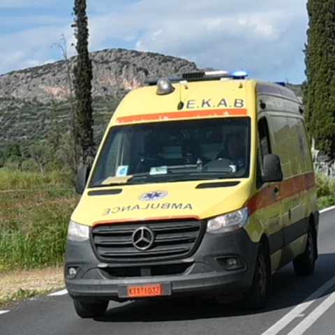 Ραφήνα: Χωρίς τις αισθήσεις του ανασύρθηκε 74χρονος στην παραλία Χρυσή Ακτή