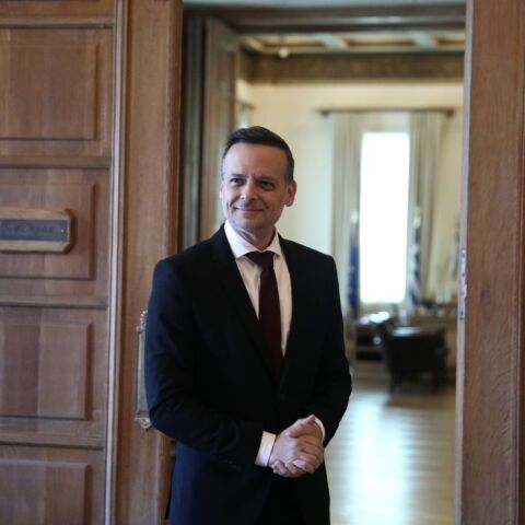 O Χάρης Δούκας