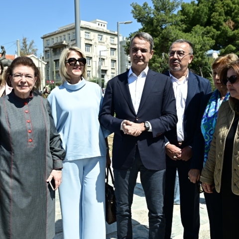 Ο Κυριάκος Μητσοτάκης επισκέφτηκε τα έργα ανάπλασης στη λεωφόρο Βασιλίσσης Όλγας 