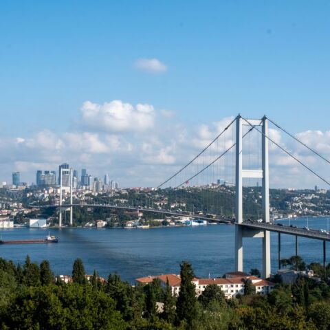 Η γέφυρα στα Στενά του Βοσπόρου, στην Κωνσταντινούπολη