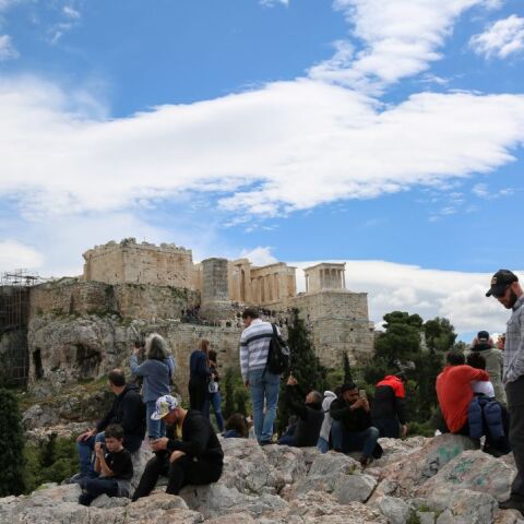 Τουρίστες στην Ακρόπολη