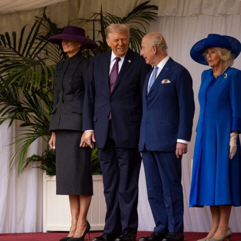 Νέο «φάουλ» Τραμπ με τον Κάρολο και το βασιλικό πρωτόκολλο