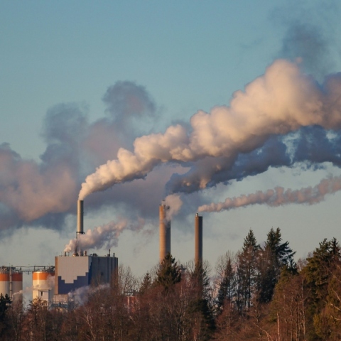 Η έκθεση σε ατμοσφαιρική ρύπανση κατά την κύηση συνδέεται με μειωμένη ανάπτυξη των μωρών	