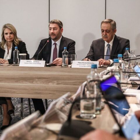 Πρόταση του ΠΑΣΟΚ για έκτακτη φορολόγηση στην κερδοφορία των τραπεζών 